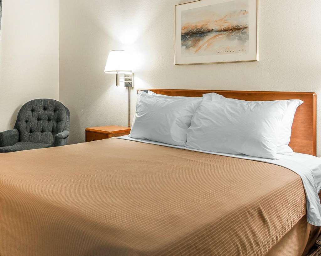 Quality Inn Stockton Room photo